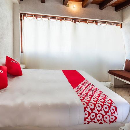 Oyo Hotel Sands Barra de Navidad Exterior photo