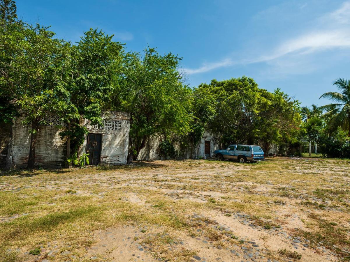 Oyo Hotel Sands Barra de Navidad Exterior photo