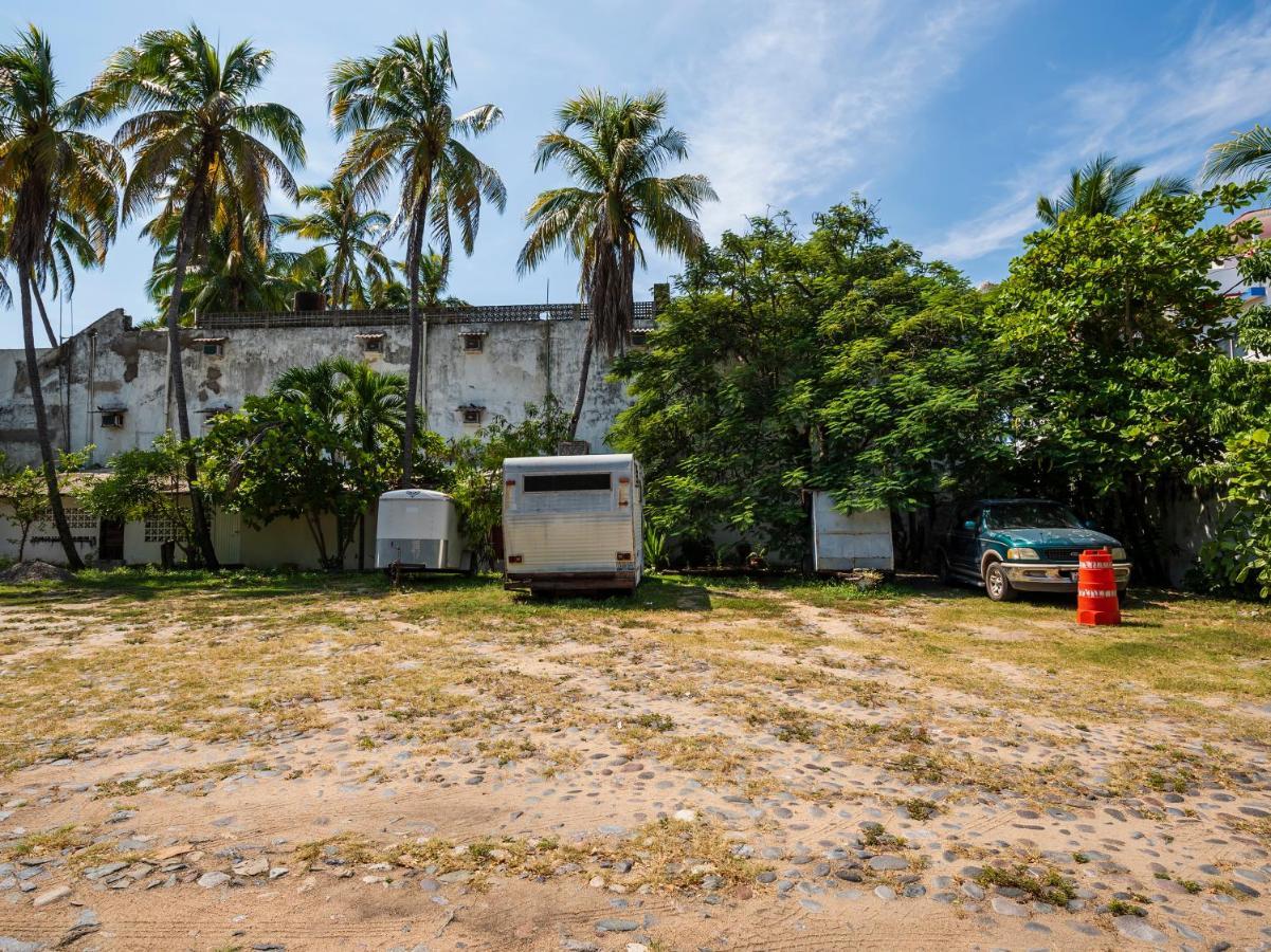 Oyo Hotel Sands Barra de Navidad Exterior photo