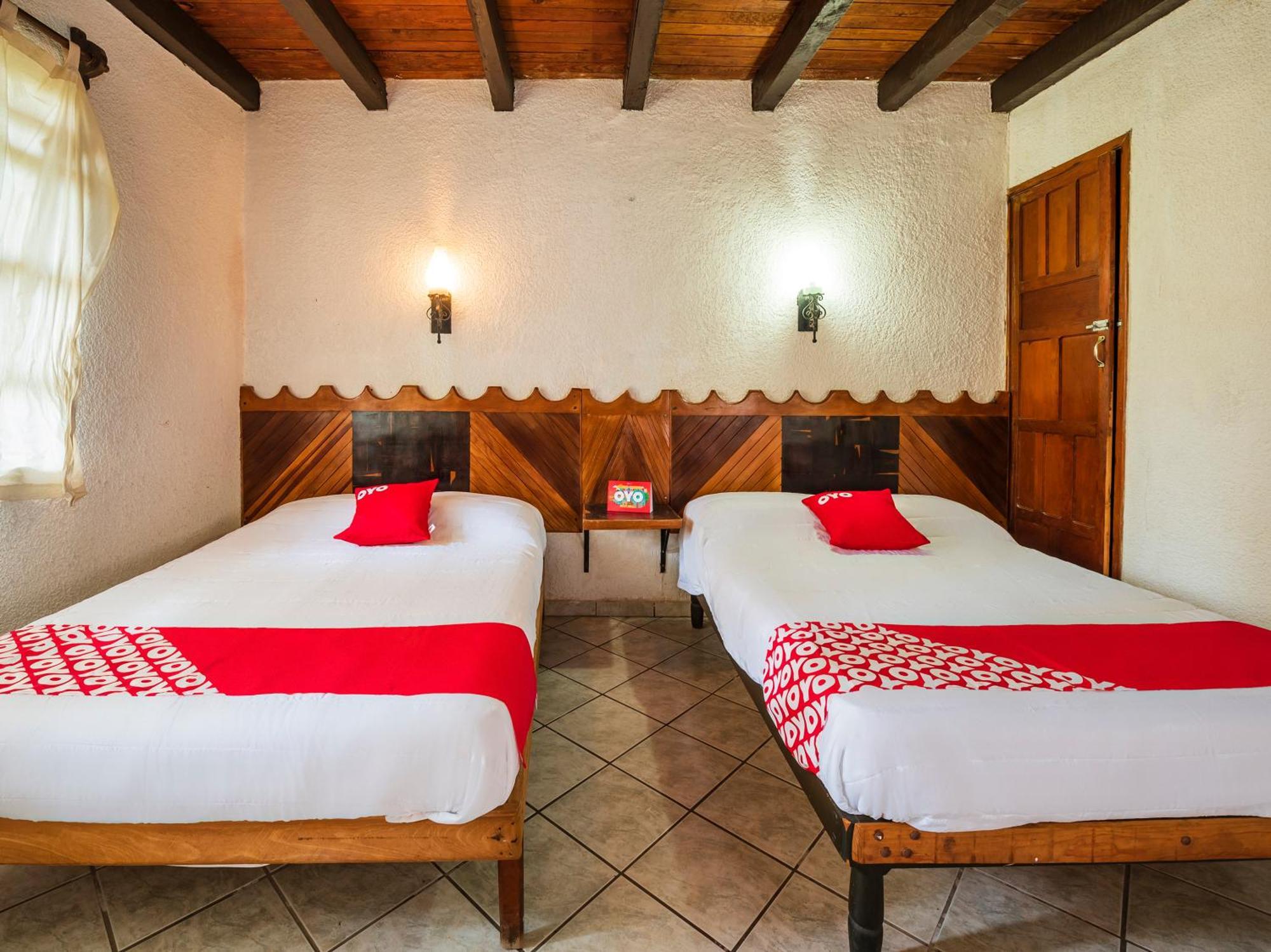 Oyo Hotel Sands Barra de Navidad Exterior photo